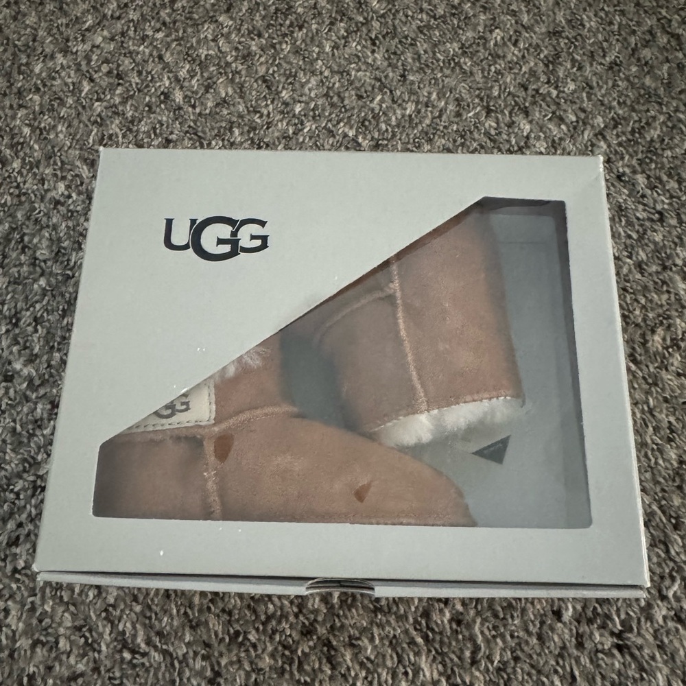 NWT UGG Erin Baby Boot in Chestnut, Size Large